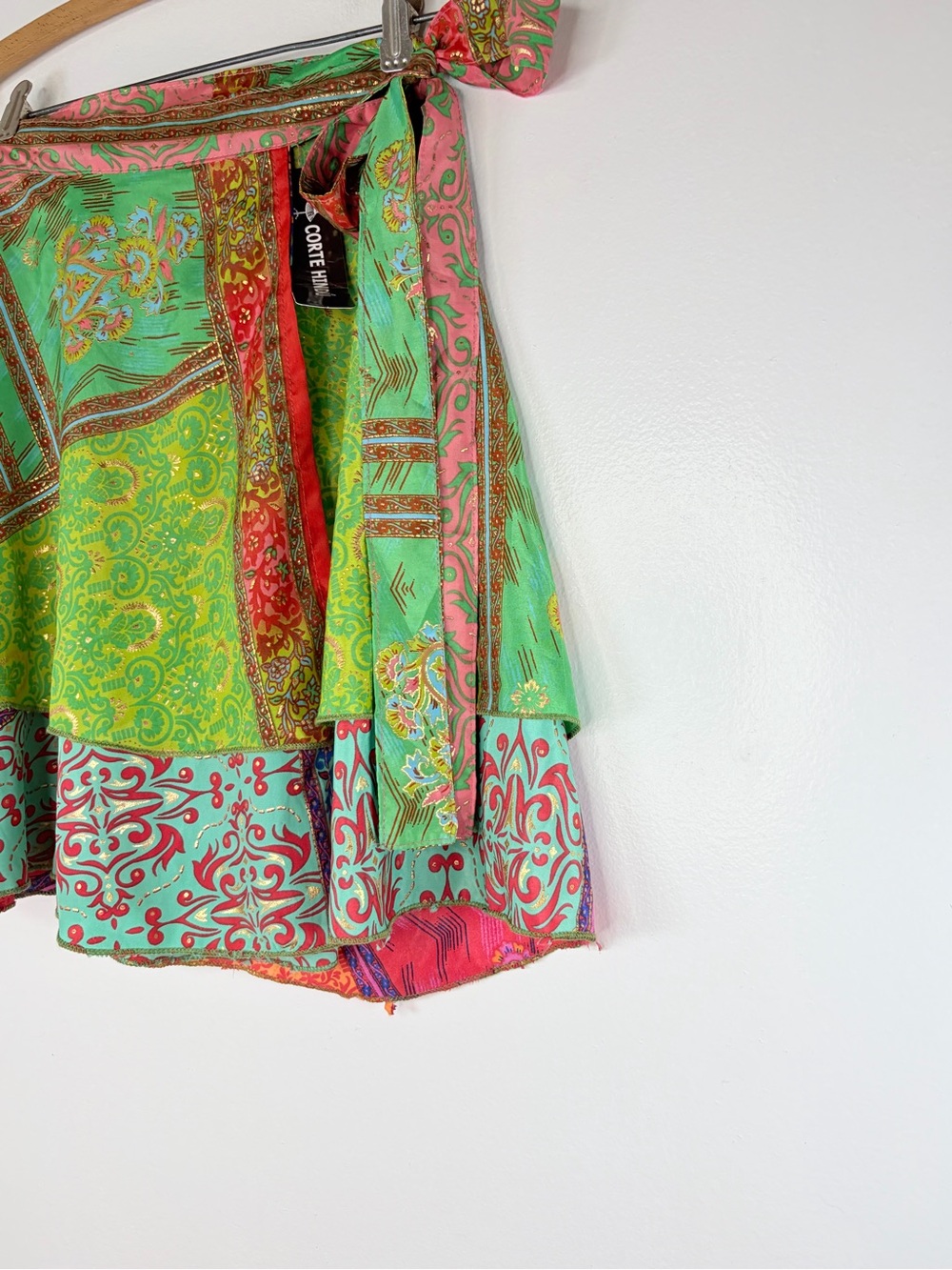 Corte Hindú Silk Mini Wrap Skirt One Size - Picture 3 of 8